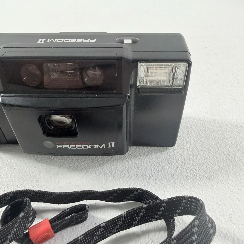 Minolta Freedom II 35mm Film Camera Point Shoot AF Flash READ DESCRIPTION WORKS‎